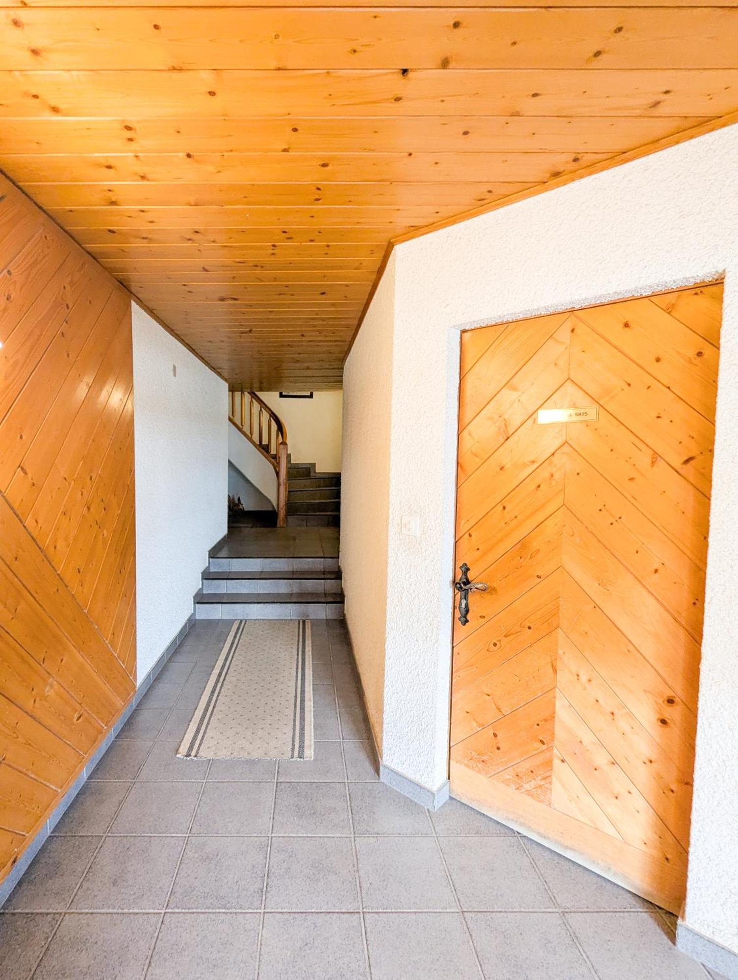 Centered Ski/swim Ap. W/ Private Yard & Fireplace Anzère